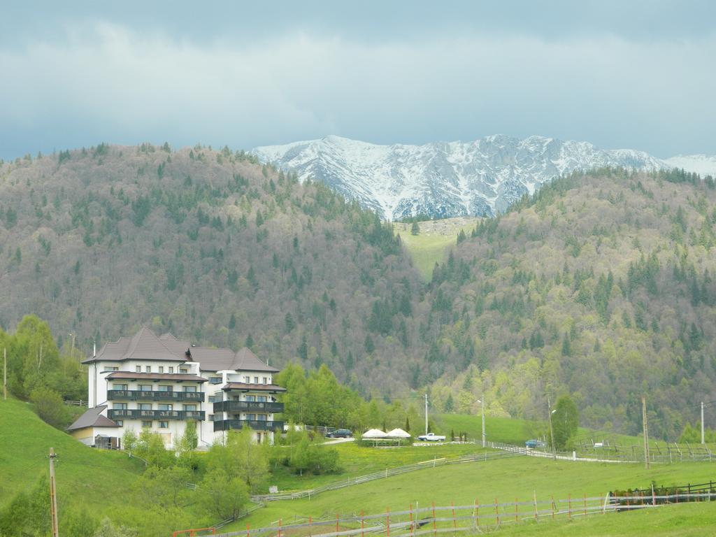 Nobillis - Carpathian Residence Peştera Eksteriør billede